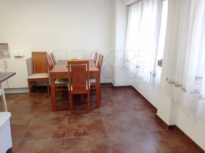 Apartamento T4 para Venda em Alvalade Foto 3