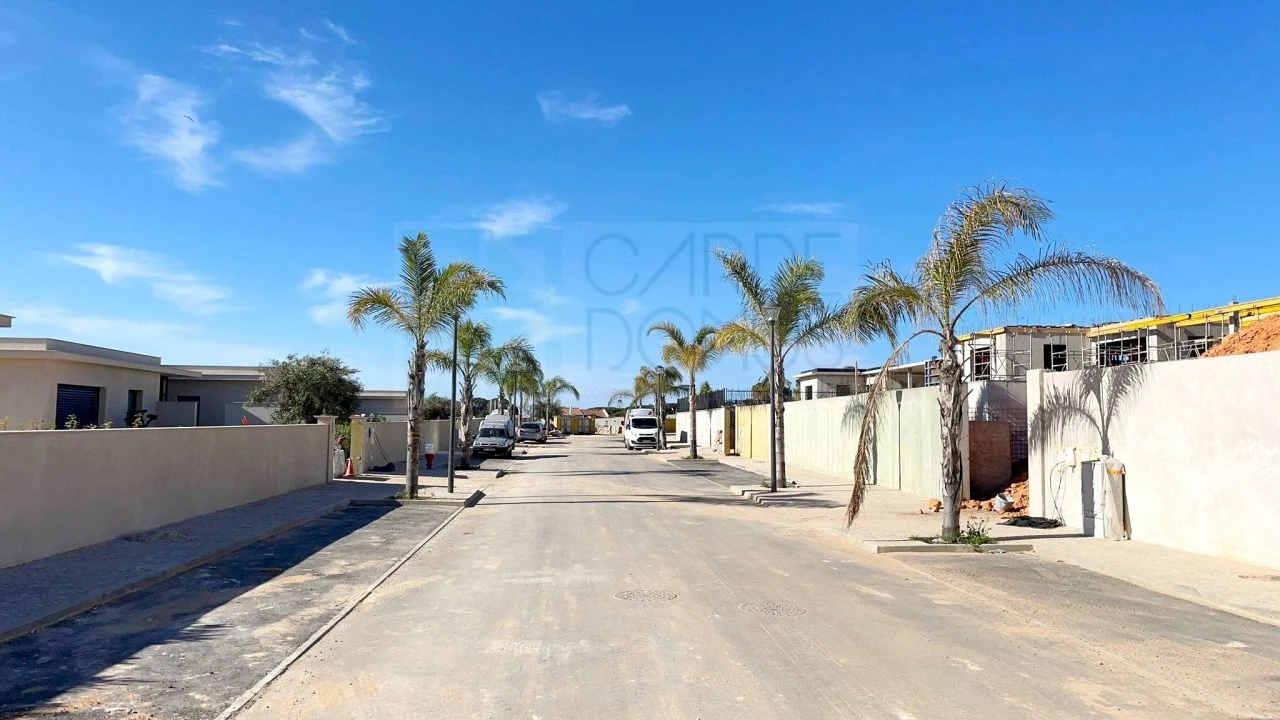 Moradia T5 para Venda em Montenegro Foto 21