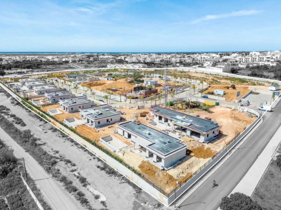 Moradia T5 para Venda em Montenegro Foto 23