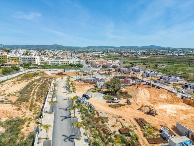 Moradia T5 para Venda em Montenegro Foto 24