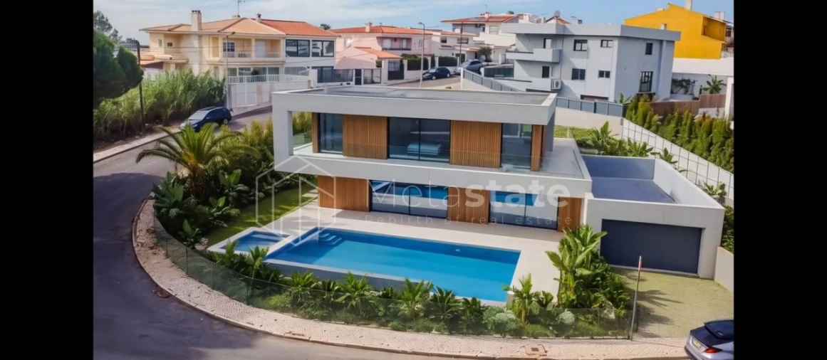 Moradia T5 para Venda em Carcavelos e Parede