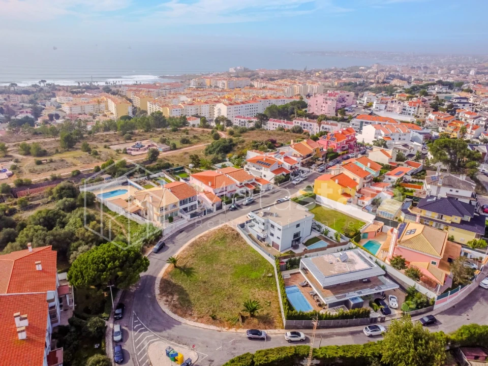 Terreno para Venda em Carcavelos e Parede Foto 1