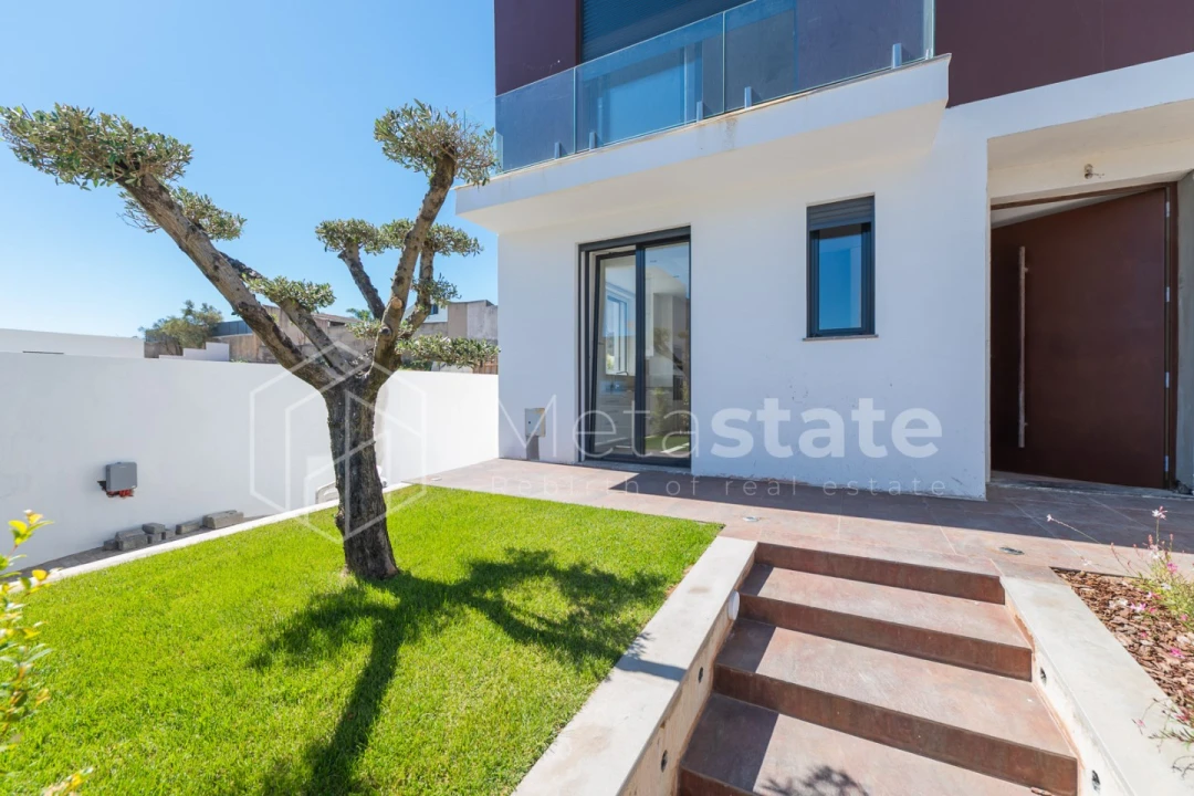 Moradia T3 para Venda em Alcabideche Foto 3