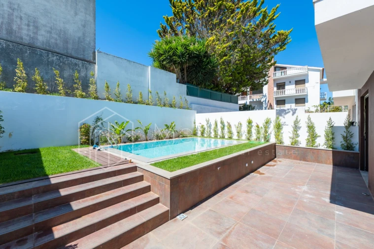 Moradia T3 para Venda em Alcabideche Foto 26