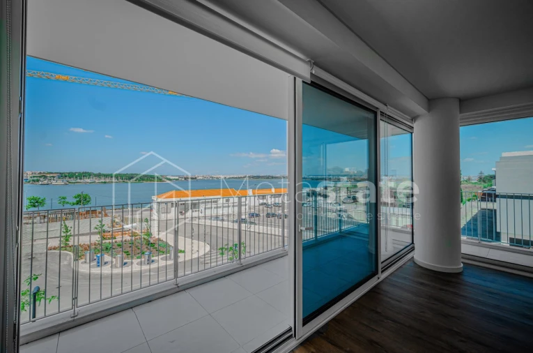 Apartamento T3 para Venda em Seixal, Arrentela e Aldeia de Paio Pires Foto 33