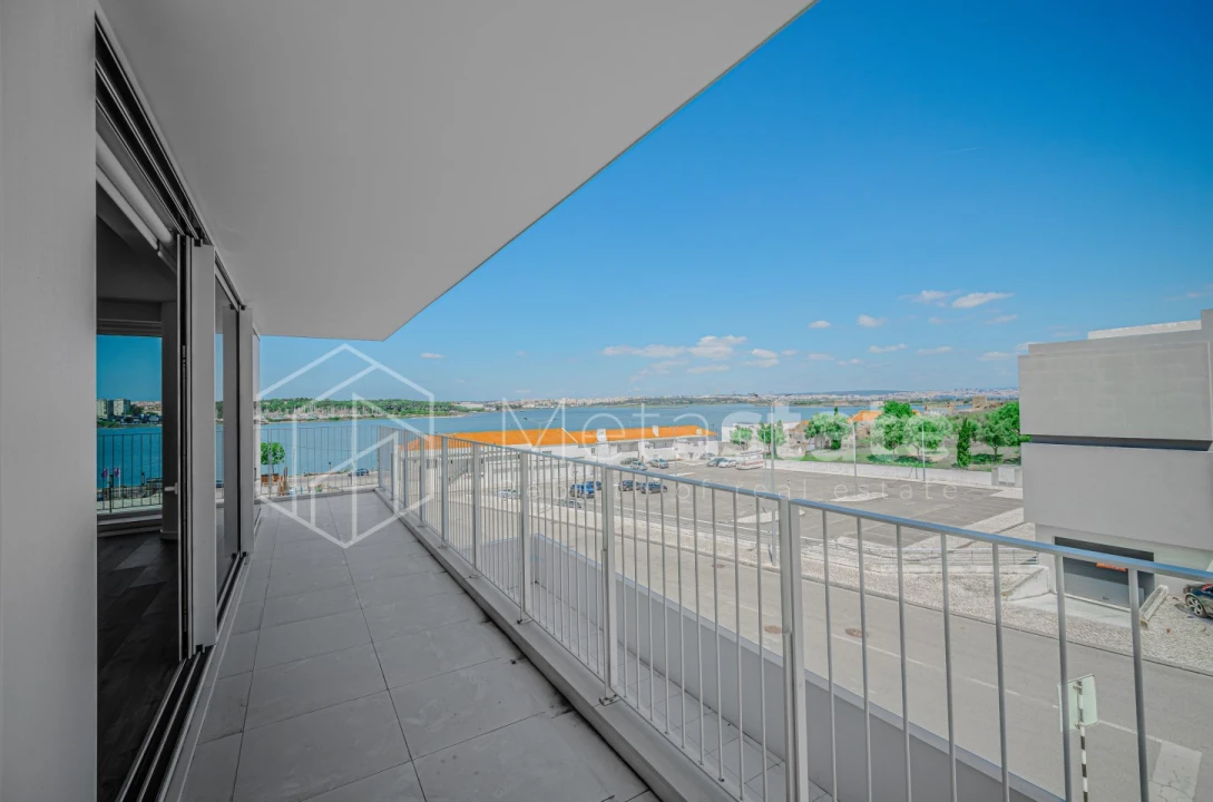 Apartamento T3 para Venda em Seixal, Arrentela e Aldeia de Paio Pires Foto 42