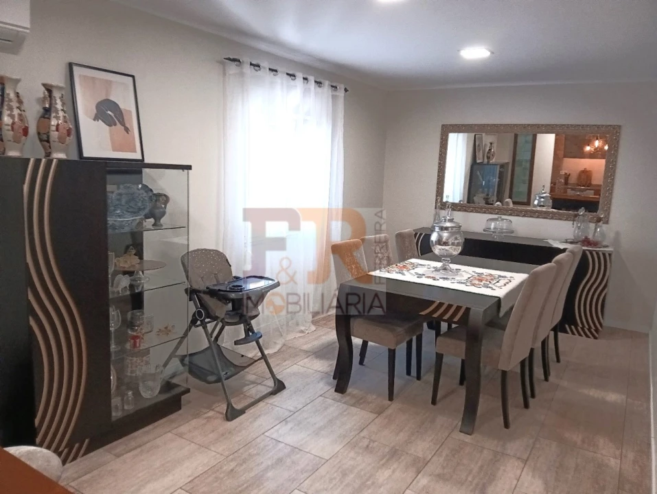 Moradia T6 para Venda em Azeitão (São Lourenço e São Simão) Foto 16