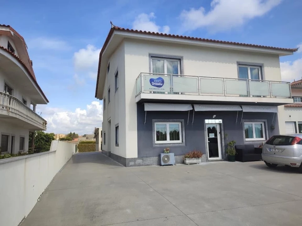 Moradia T4 para Venda em Rio Mau e Arcos Foto 6