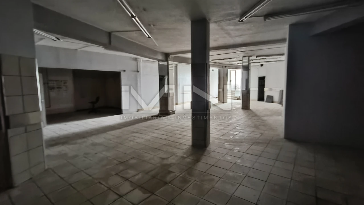 Loja para Arrendamento em Gondomar (São Cosme), Valbom e Jovim Foto 7