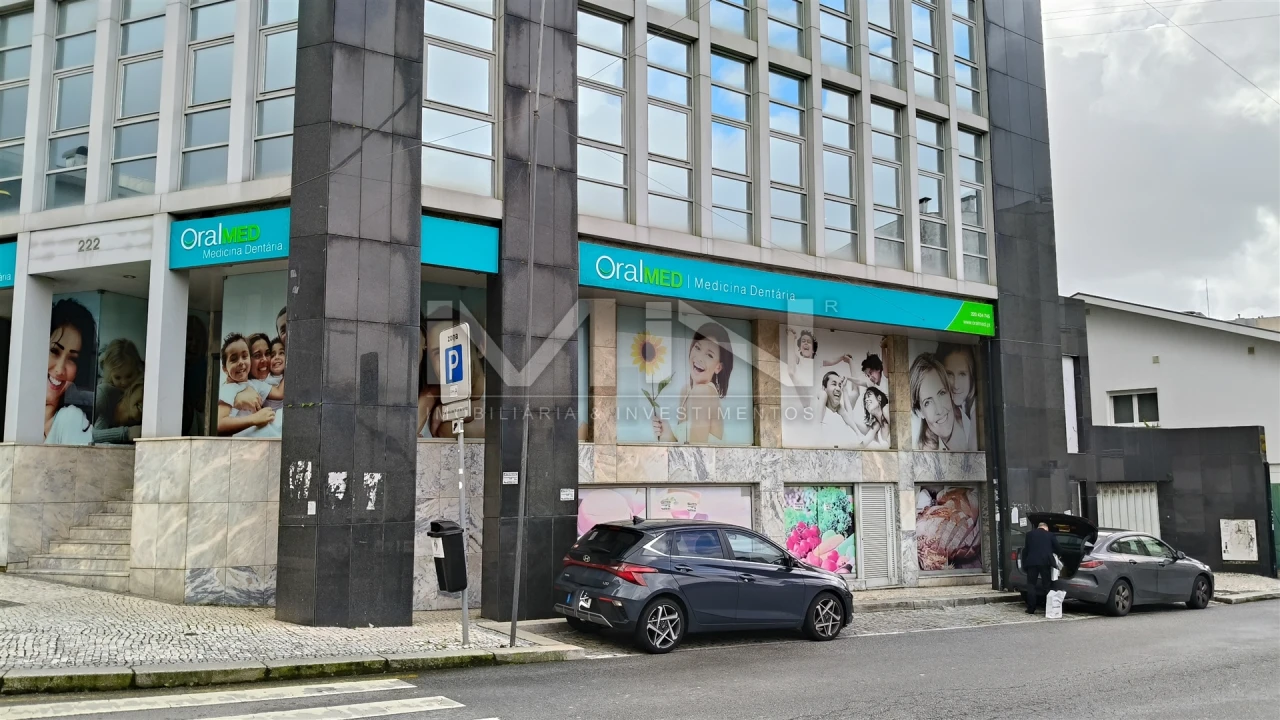 Loja para Arrendamento em Gondomar (São Cosme), Valbom e Jovim Foto 2