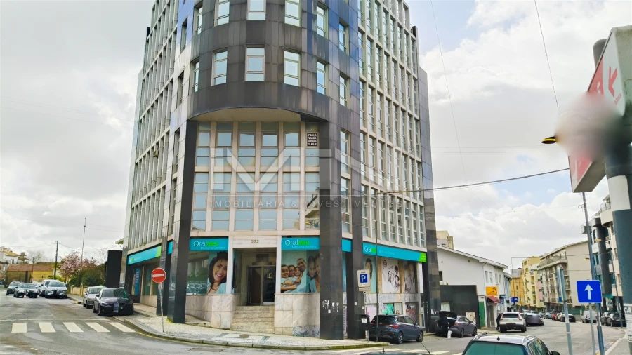 Loja para Arrendamento em Gondomar (São Cosme), Valbom e Jovim Foto 17