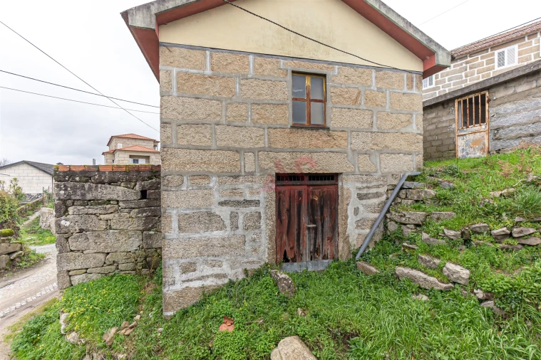 Moradia T4 para Venda em Vila Boa do Bispo Foto 17