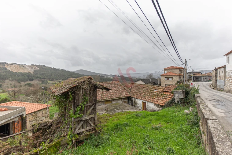 Moradia T4 para Venda em Vila Boa do Bispo Foto 7