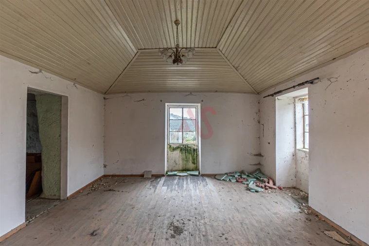 Moradia T4 para Venda em Vila Boa do Bispo Foto 15