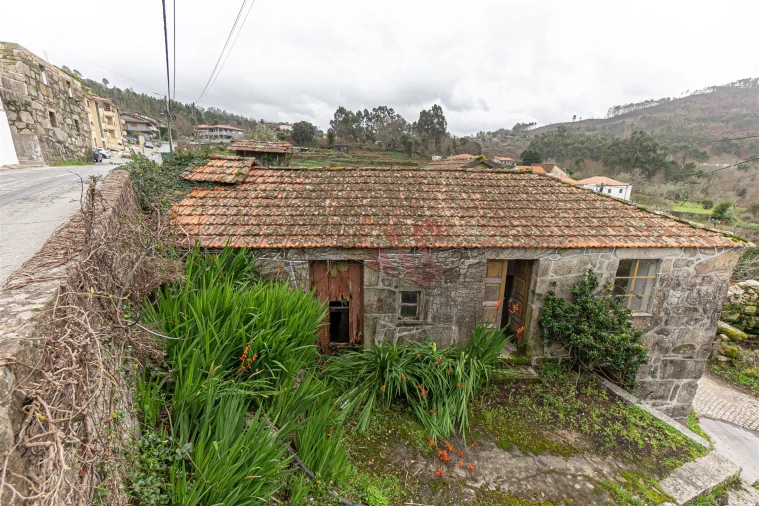 Moradia T4 para Venda em Vila Boa do Bispo Foto 9