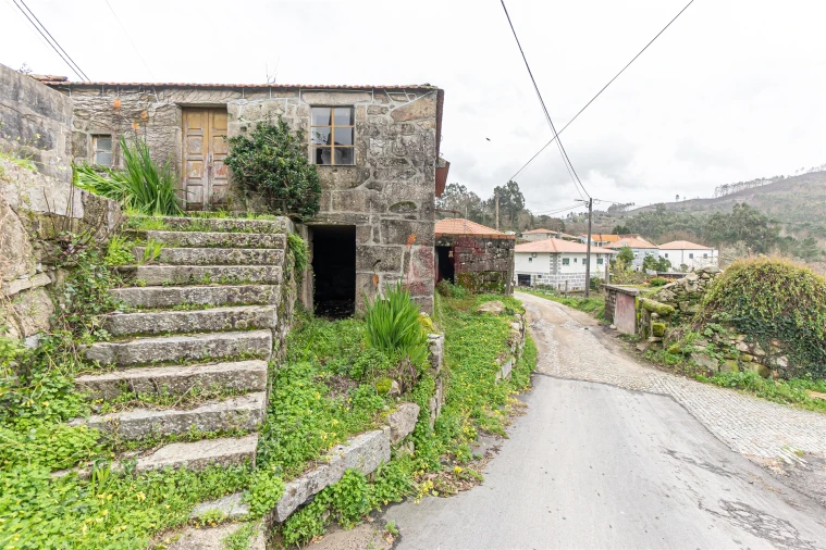 Moradia T4 para Venda em Vila Boa do Bispo Foto 4