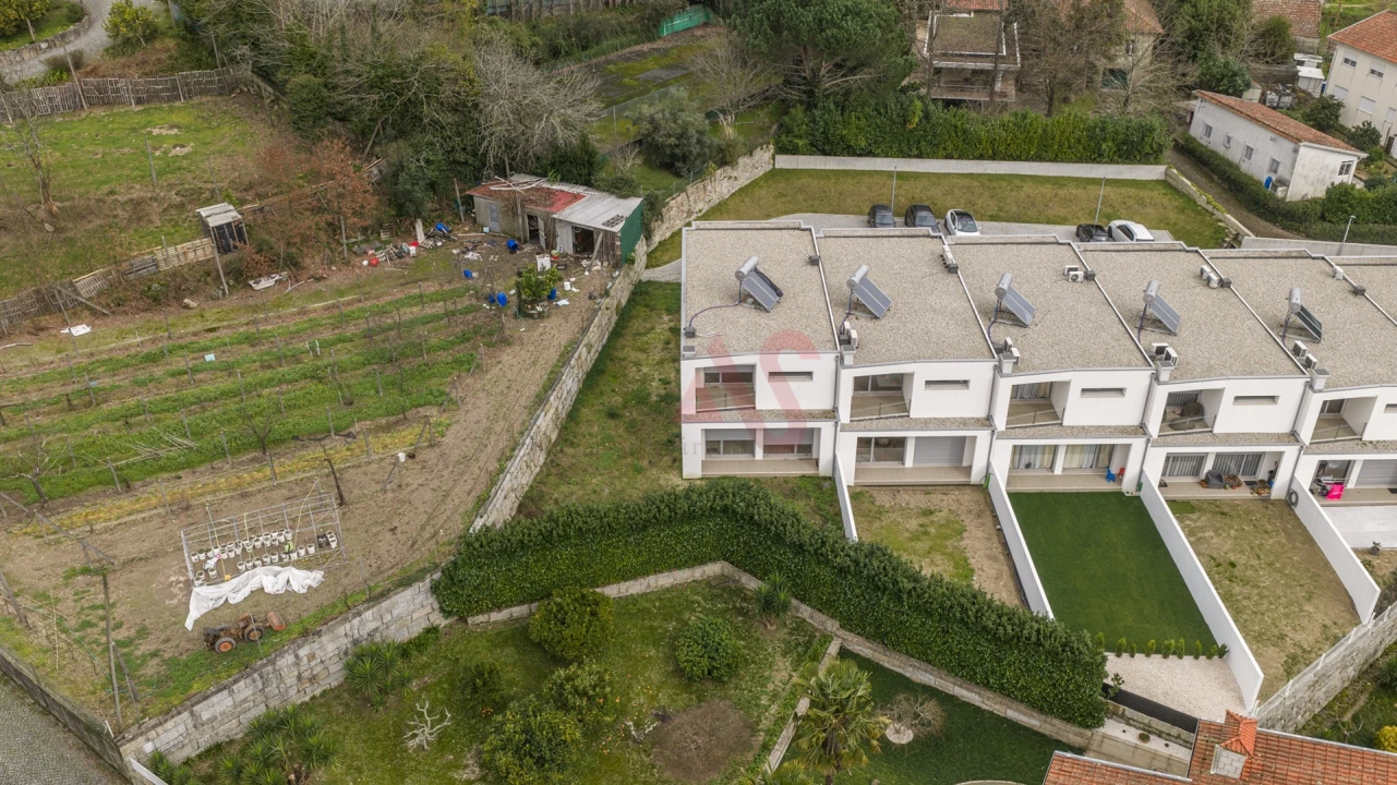 Moradia T3 para Venda em Infias Foto 29