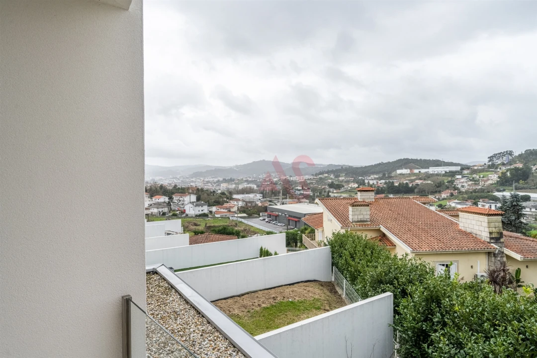 Moradia T3 para Venda em Infias Foto 23