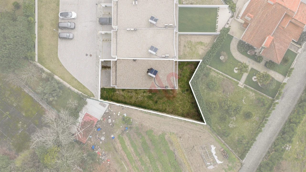 Moradia T3 para Venda em Infias Foto 33