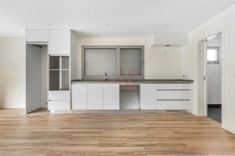 Moradia T3 para Venda em Infias Foto 10