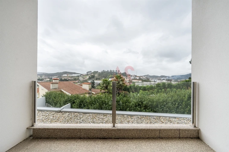 Moradia T3 para Venda em Infias Foto 22