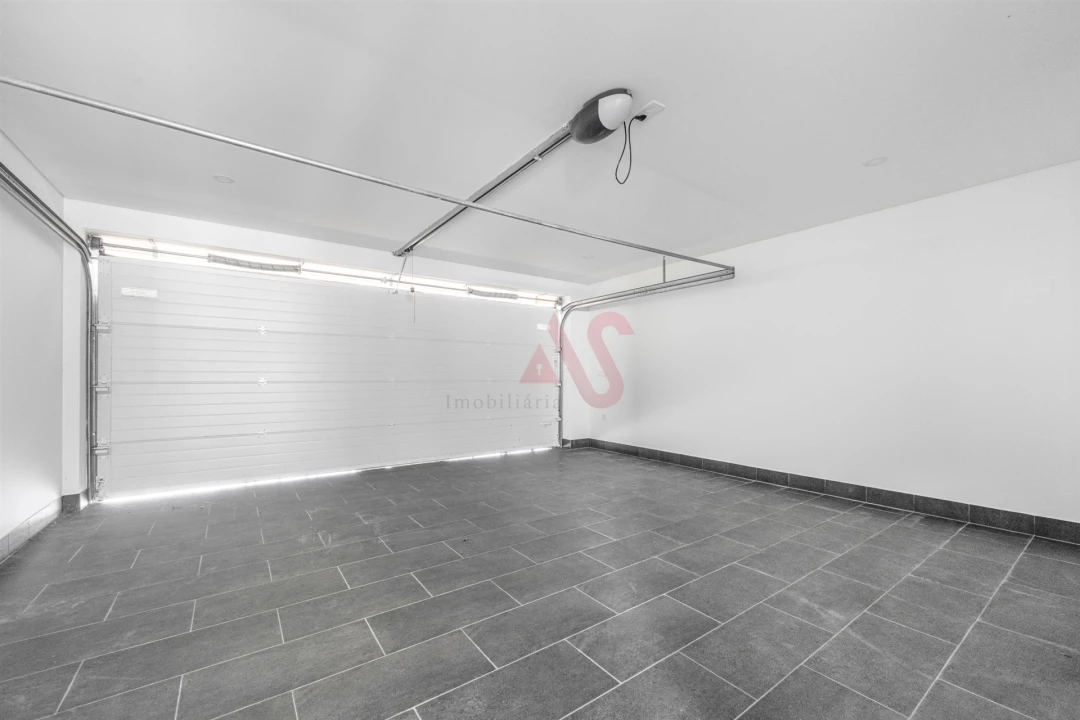 Moradia T3 para Venda em Infias Foto 14