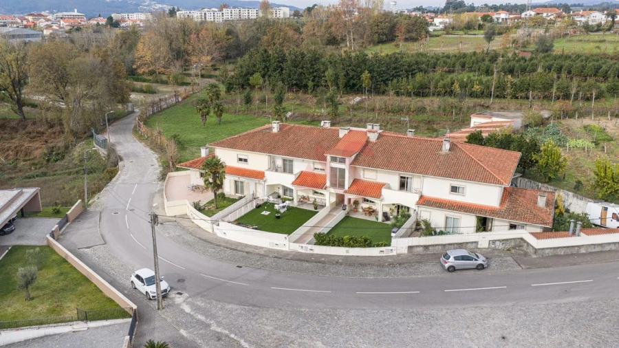 Moradia T3 para Venda em Fafe Foto 1