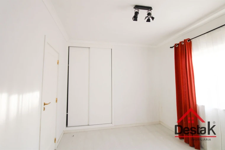 Apartamento T2 para Arrendamento em São Pedro do Sul, Várzea e Baiões Foto 13