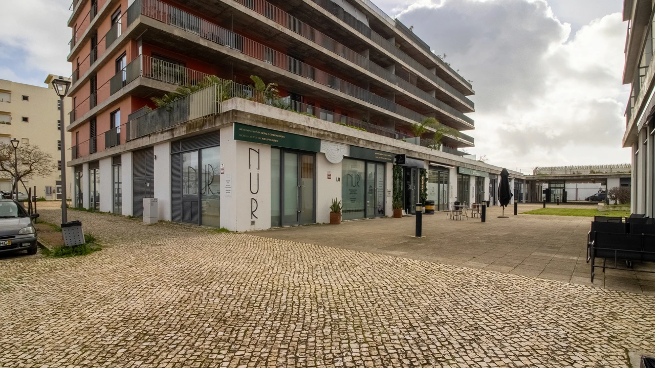 Loja para Venda em Lagos (São Sebastião e Santa Maria) Foto 1
