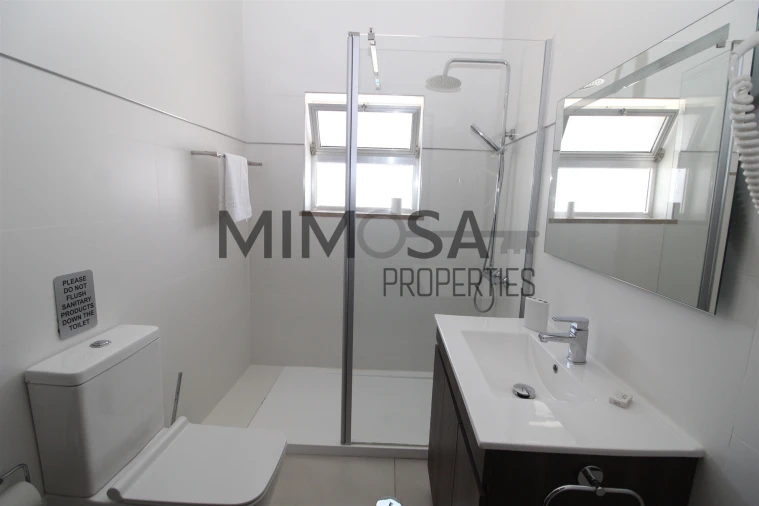 Moradia T5 para Venda em Lagos (São Sebastião e Santa Maria) Foto 7