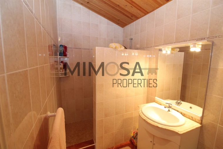 Moradia T5 para Venda em Lagos (São Sebastião e Santa Maria) Foto 22