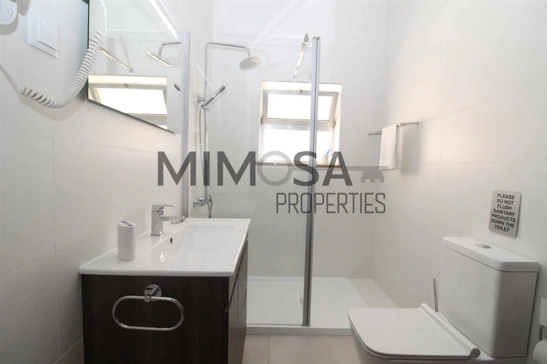 Moradia T5 para Venda em Lagos (São Sebastião e Santa Maria) Foto 40