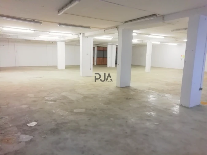 Armazém para Venda em Repeses e São Salvador Foto 3