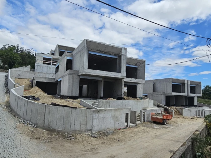 Moradia T3 para Venda em Campo e Tamel (São Pedro Fins) Foto 3