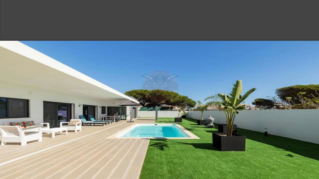 Moradia T4 para Venda em Vila de Sagres Foto 1