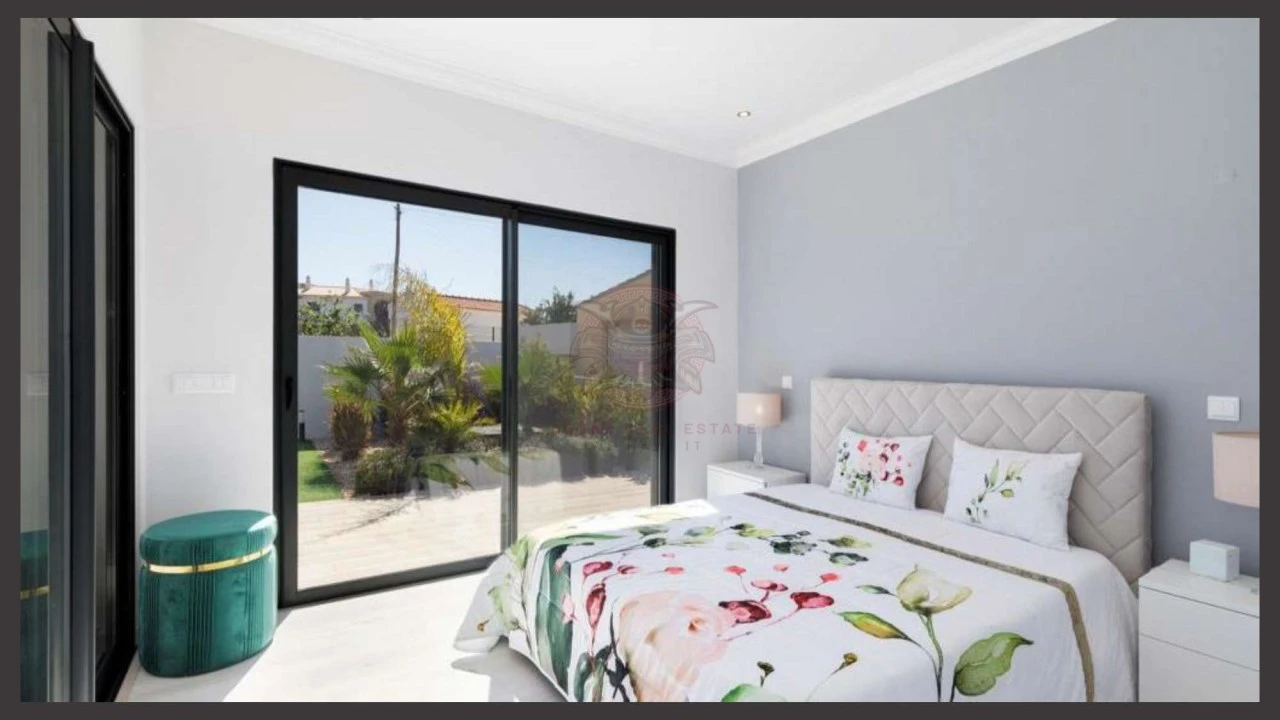 Moradia T4 para Venda em Vila de Sagres Foto 27