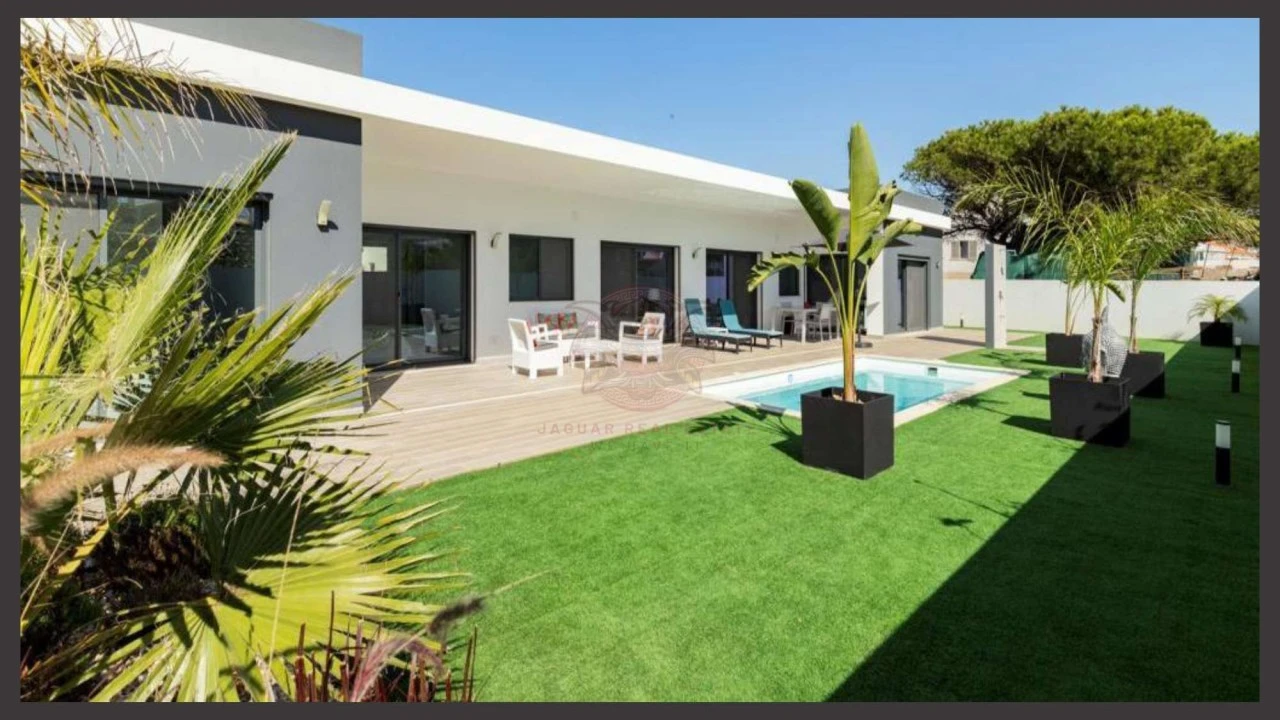 Moradia T4 para Venda em Vila de Sagres Foto 38