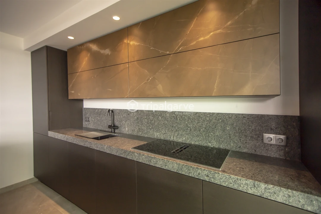 Apartamento T4 para Venda em Portimão Foto 12