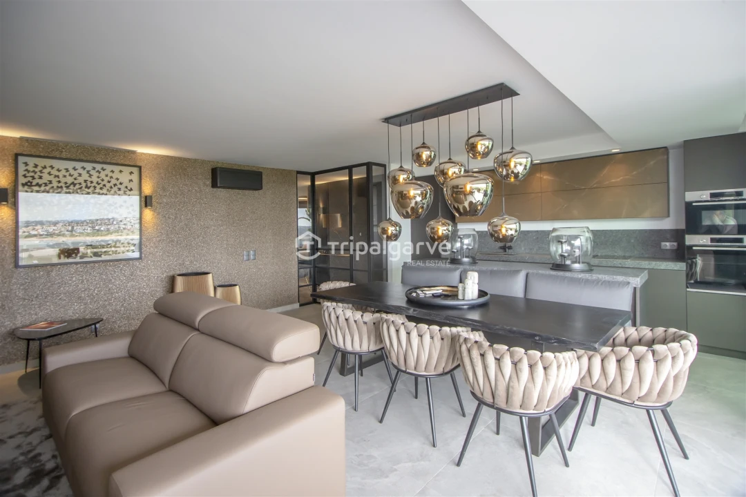 Apartamento T4 para Venda em Portimão Foto 9