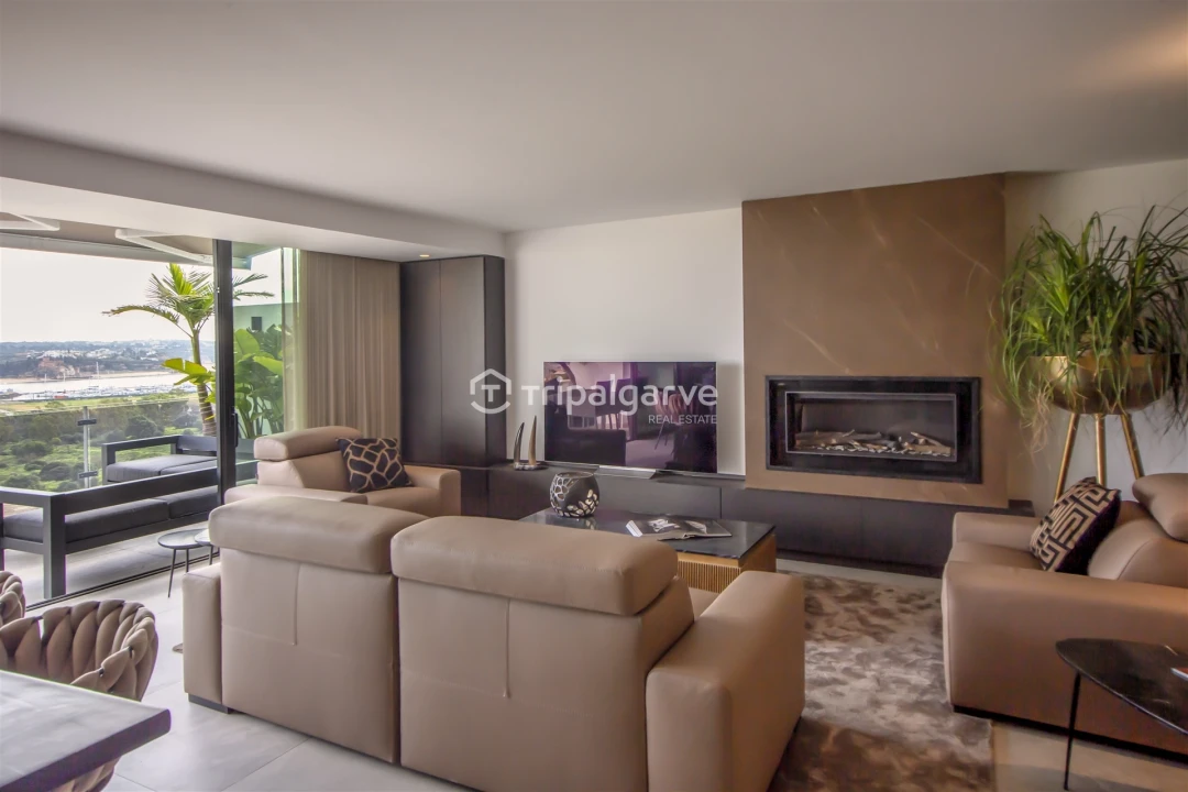 Apartamento T4 para Venda em Portimão Foto 7