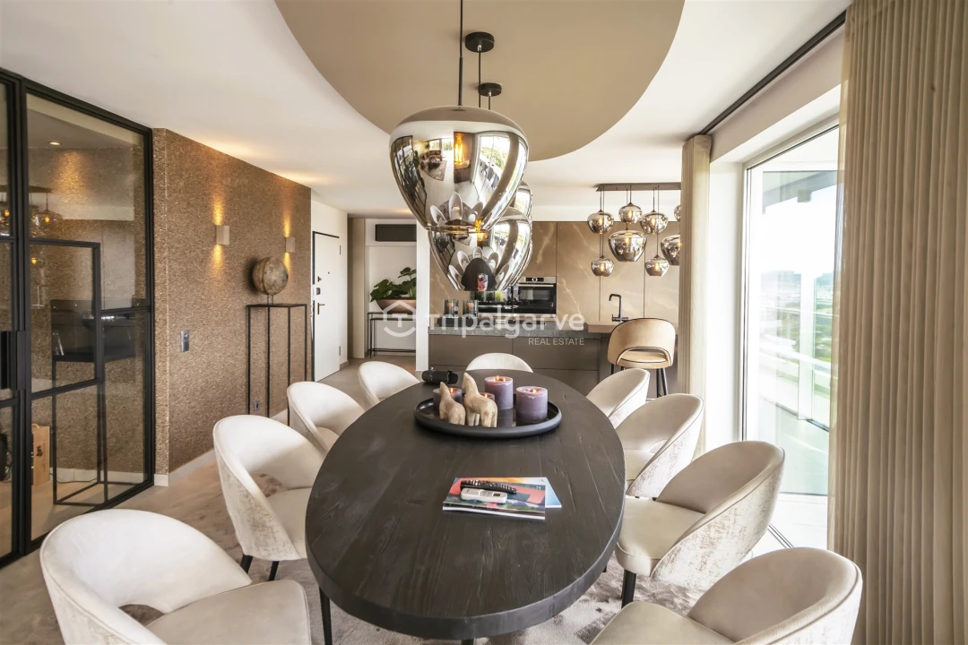 Apartamento T6 para Venda em Portimão Foto 8