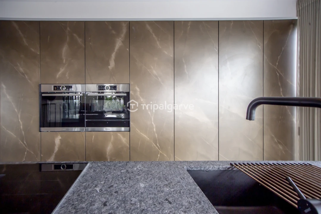 Apartamento T6 para Venda em Portimão Foto 16