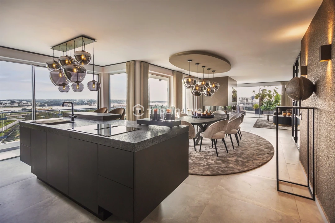 Apartamento T6 para Venda em Portimão Foto 1