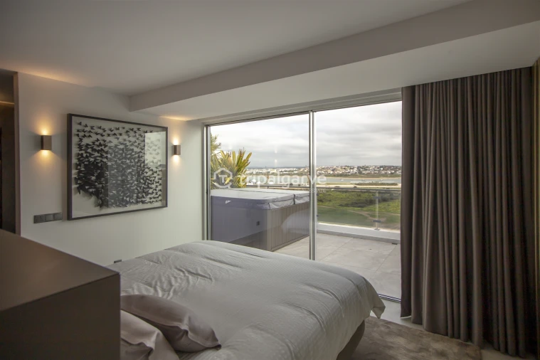 Apartamento T6 para Venda em Portimão Foto 28