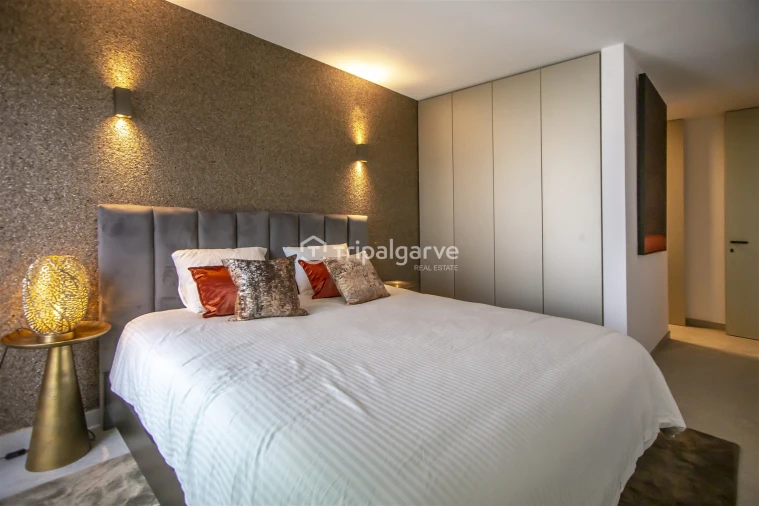 Apartamento T6 para Venda em Portimão Foto 29