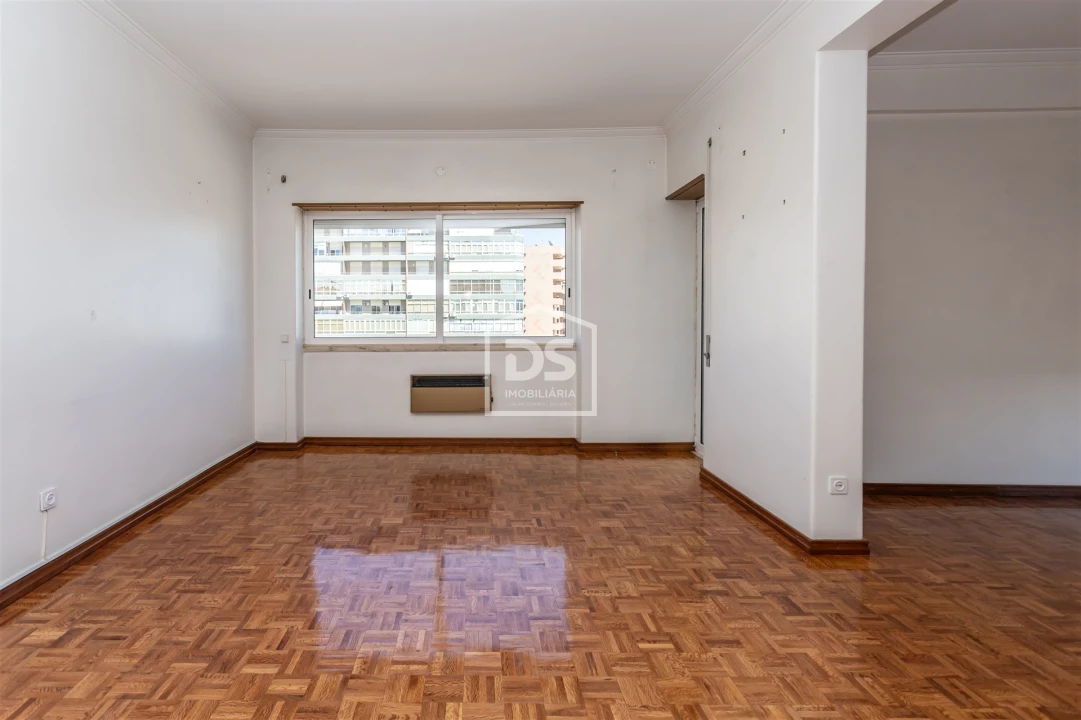 Apartamento T4 para Venda em Almada, Cova da Piedade, Pragal e Cacilhas Foto 34