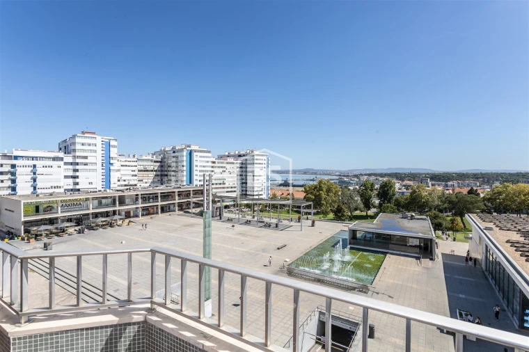 Apartamento T4 para Venda em Almada, Cova da Piedade, Pragal e Cacilhas Foto 38