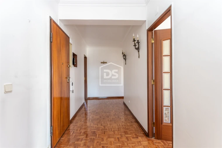 Apartamento T4 para Venda em Almada, Cova da Piedade, Pragal e Cacilhas Foto 2