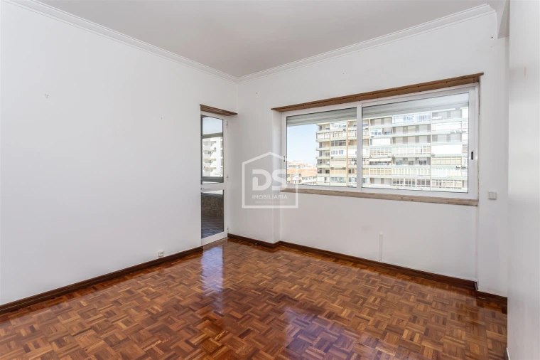 Apartamento T4 para Venda em Almada, Cova da Piedade, Pragal e Cacilhas Foto 24