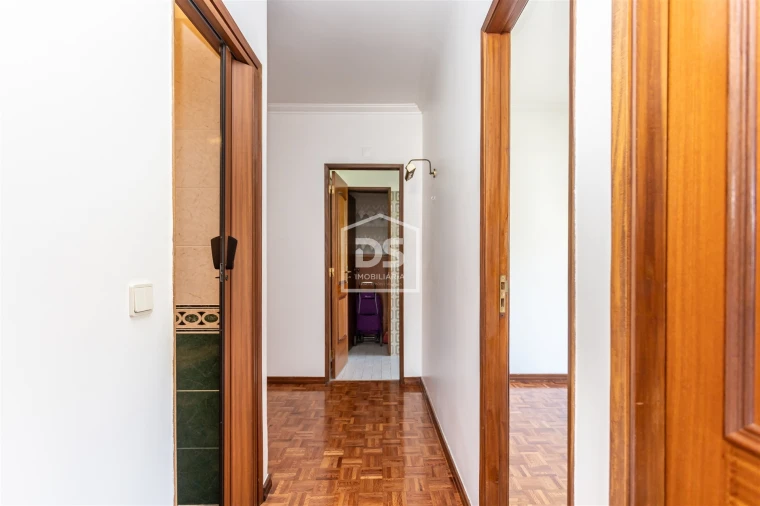 Apartamento T4 para Venda em Almada, Cova da Piedade, Pragal e Cacilhas Foto 15